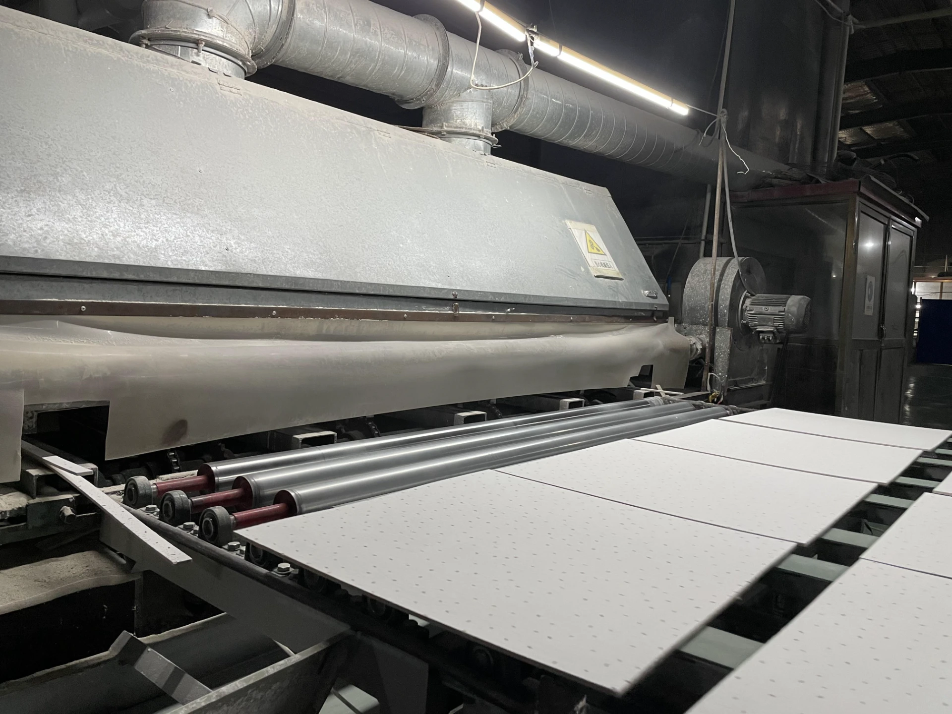 Perfect Installation: Tips and Techniques for Seamless Mineral Fiber Ceiling Tile Placement